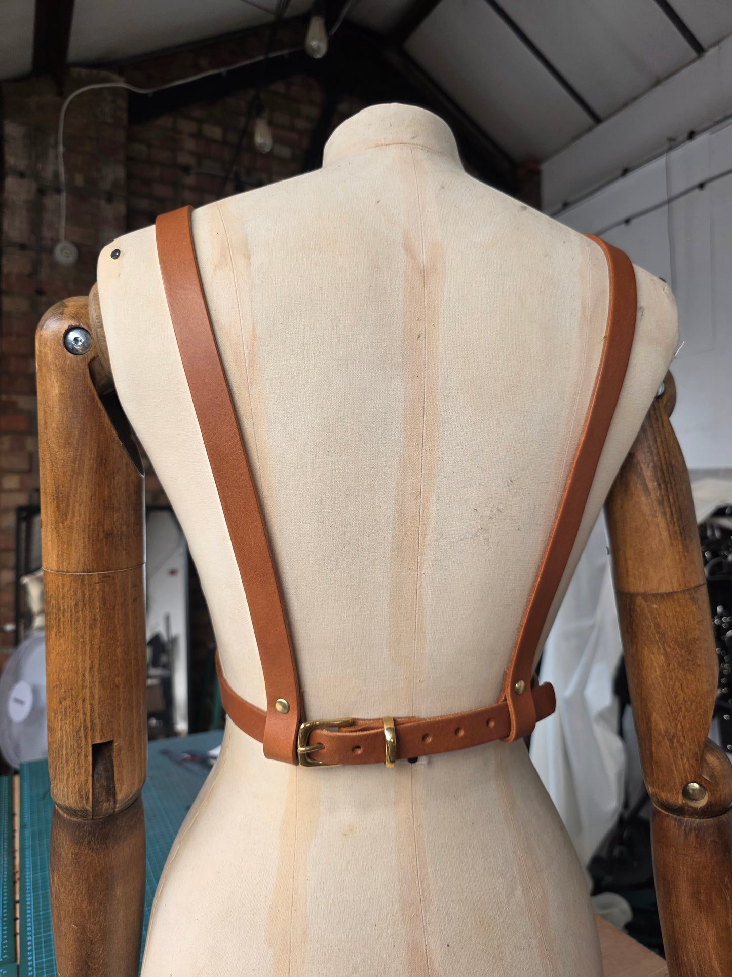 Hazelnut Reversible harness SAMPLE